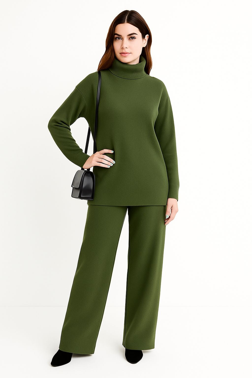 Conjunto ROMA — Dos piezas formadas por jersey de cuello vuelto y pantalón.