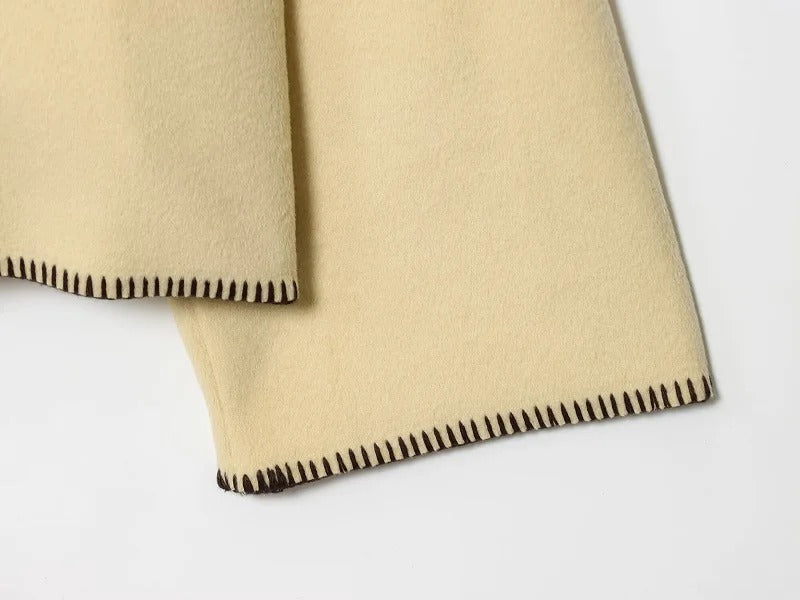 Chaqueta Bomber Abotonada de Lado Beige