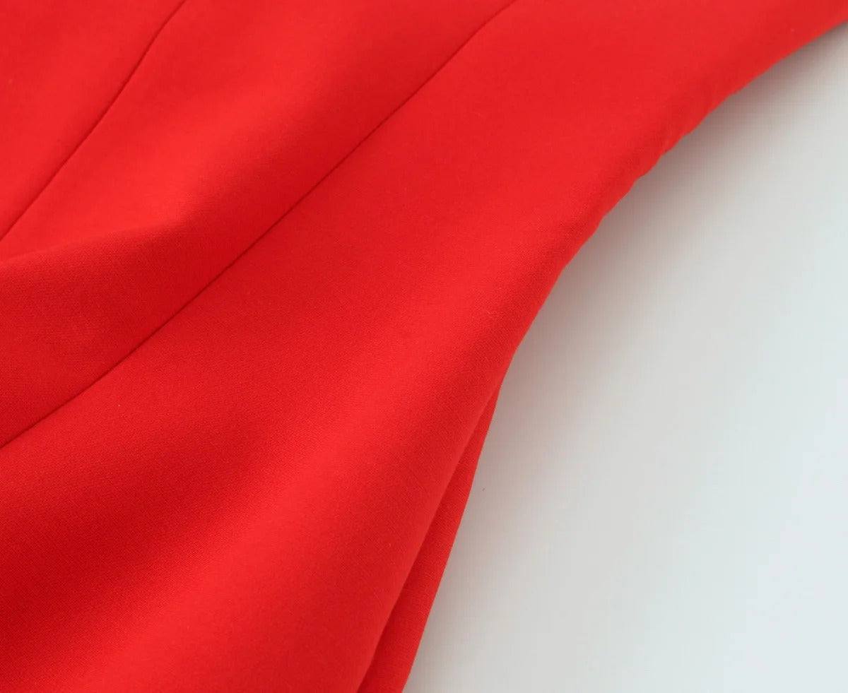 Vestido Rojo con Espalda Descubierta y Lazo