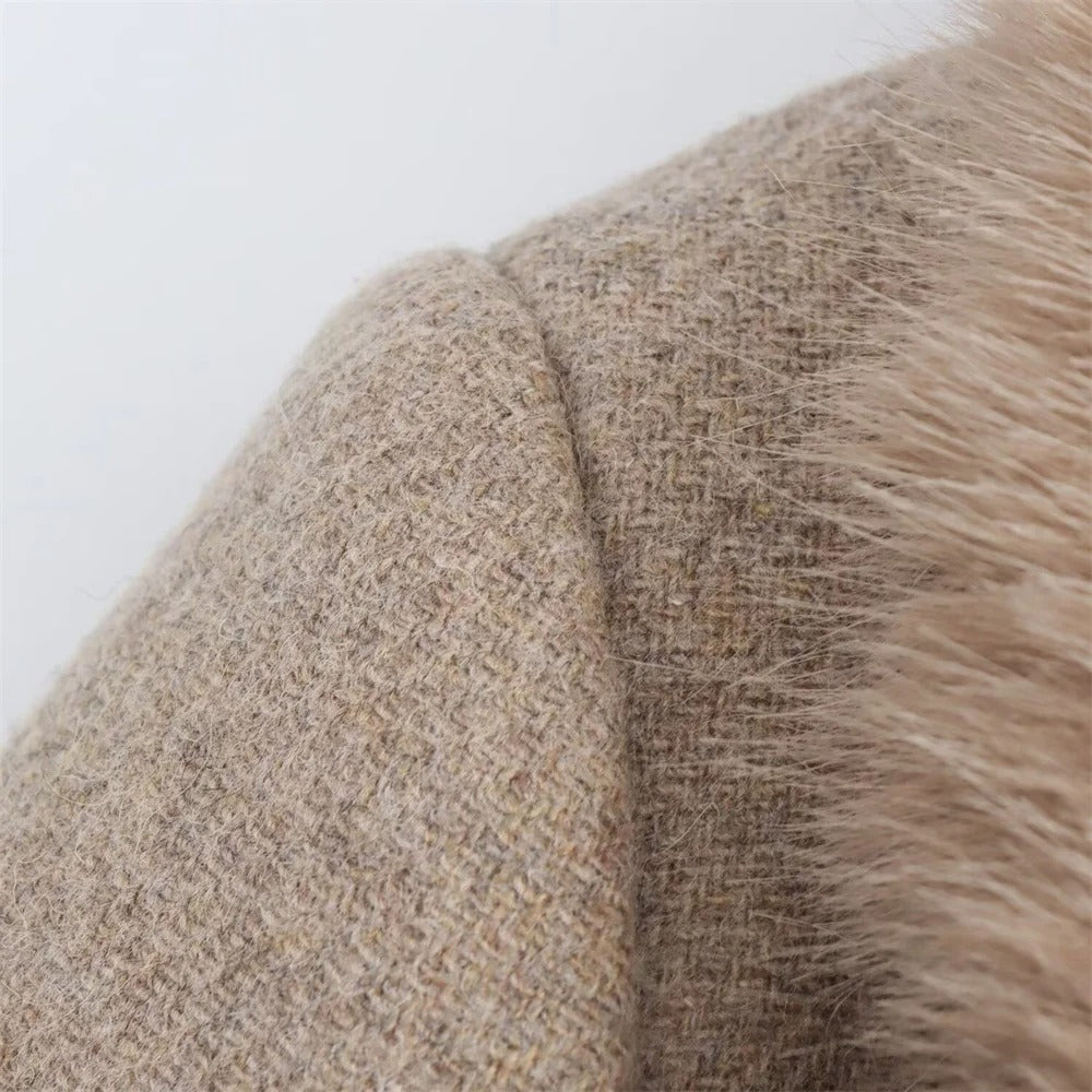 Abrigo Largo Marrón con Solapas de Pelo