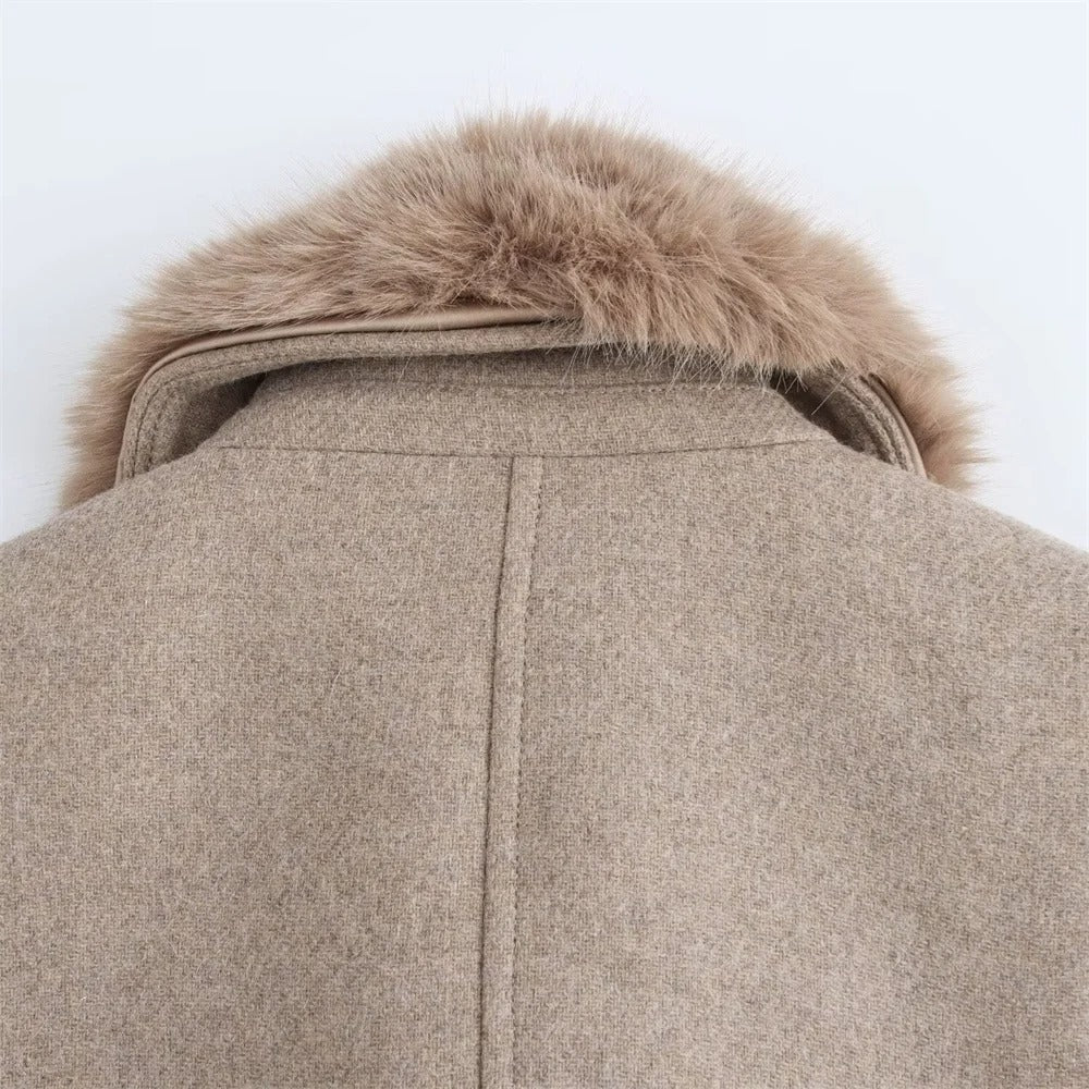 Abrigo Largo Marrón con Solapas de Pelo