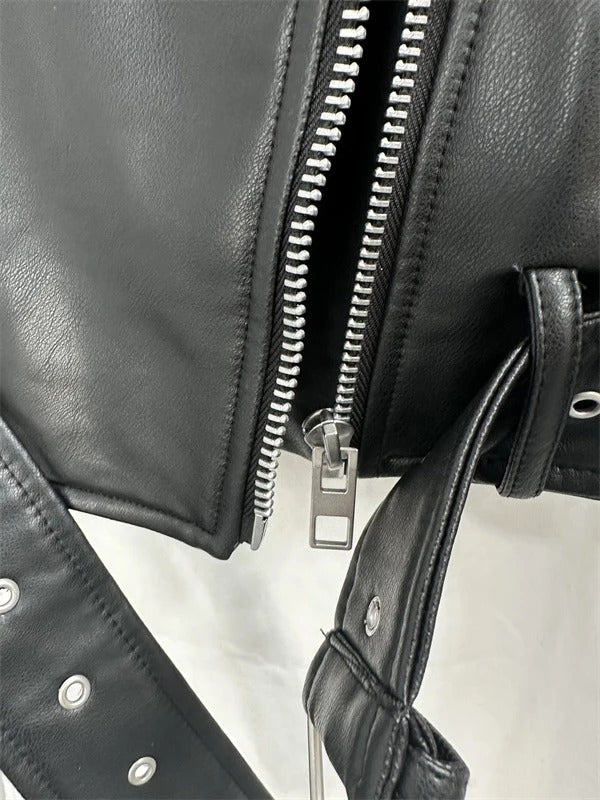 Chupa Cuero Negra Cruzada con Correa