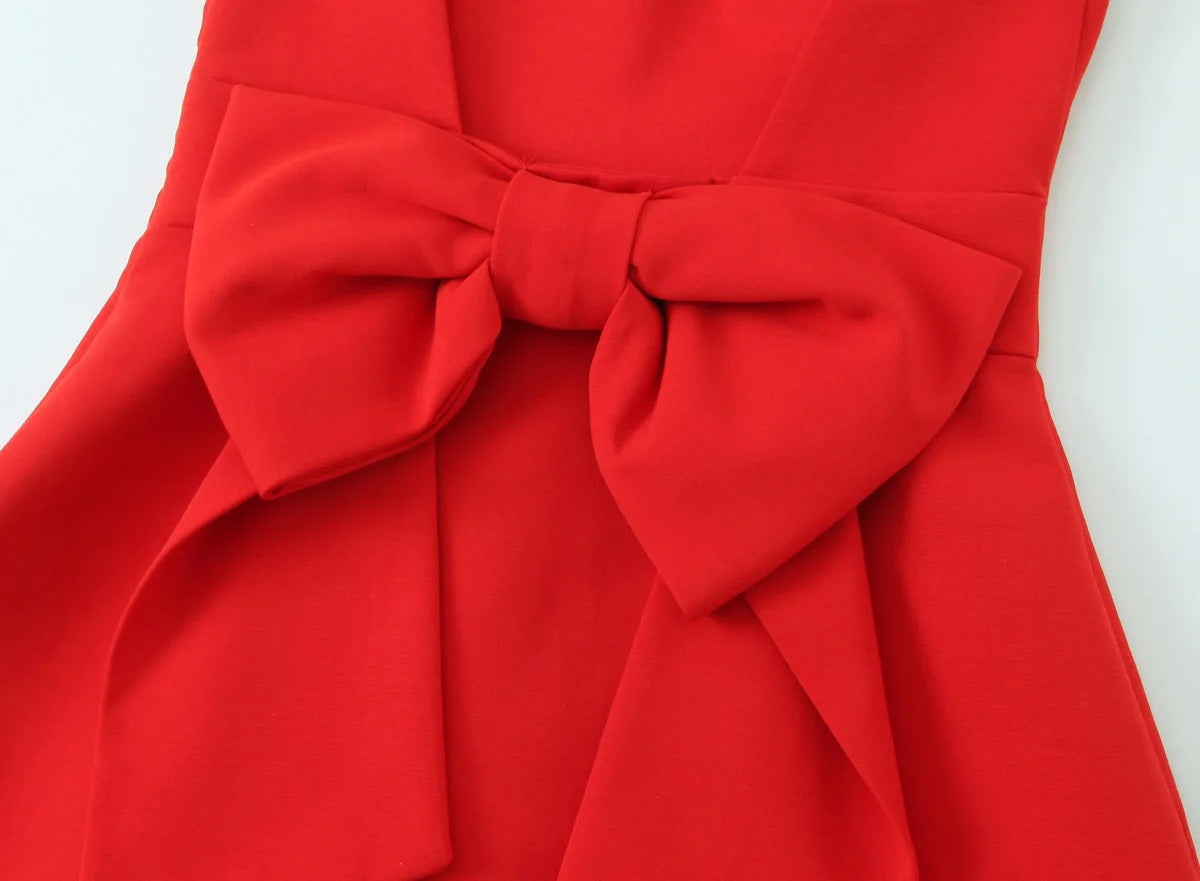 Vestido Rojo con Espalda Descubierta y Lazo