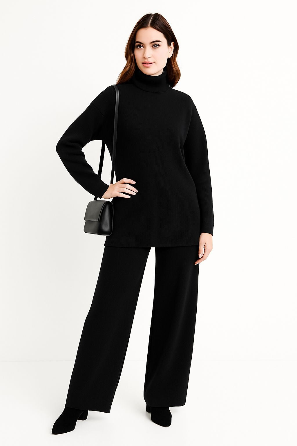 Conjunto ROMA — Dos piezas formadas por jersey de cuello vuelto y pantalón.