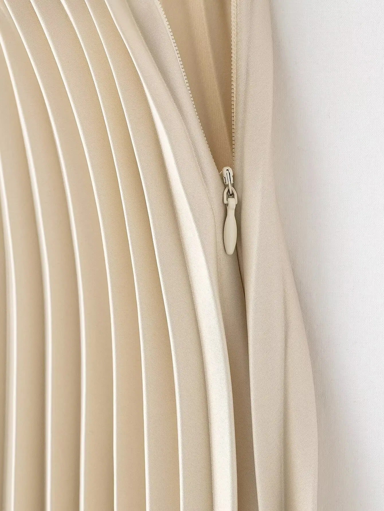 Falda Larga de Pliegues con Volantes